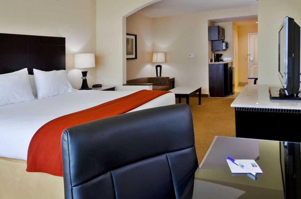 Holiday Inn Express & Suites, International Drive by IHG