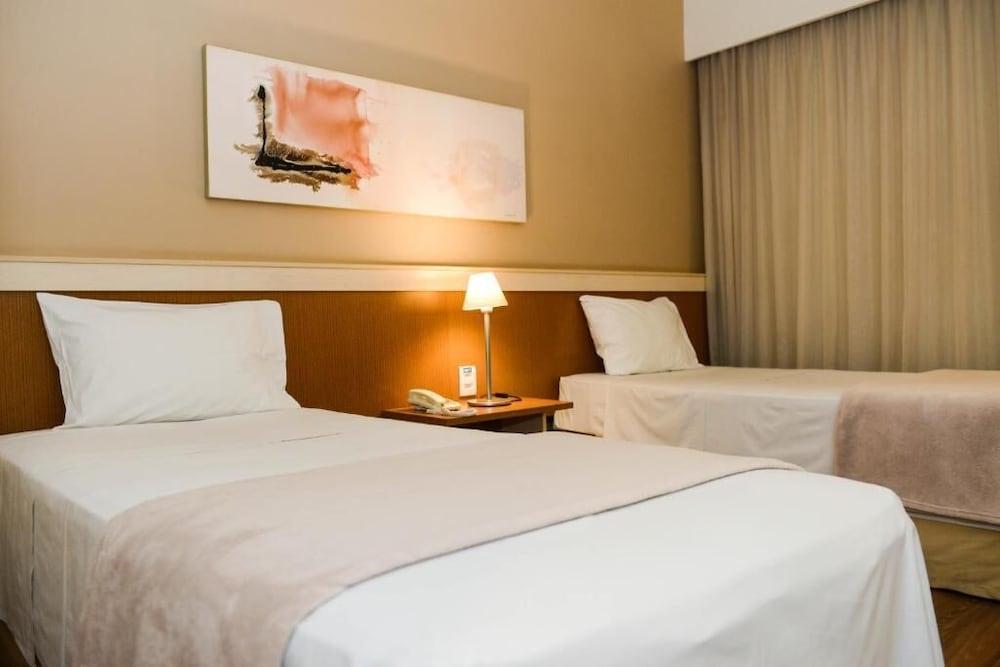 Astron Hotel Bauru by Nobile