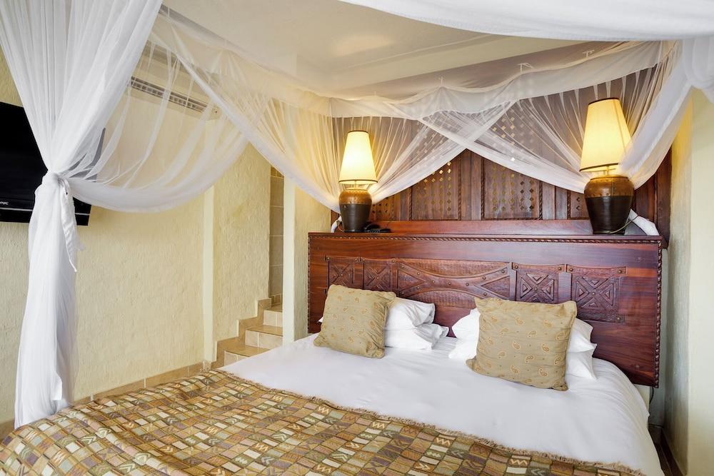 The David Livingstone Safari Lodge & Spa