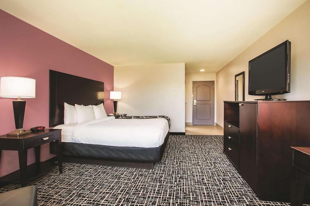 La Quinta Inn & Suites by Wyndham Russellville