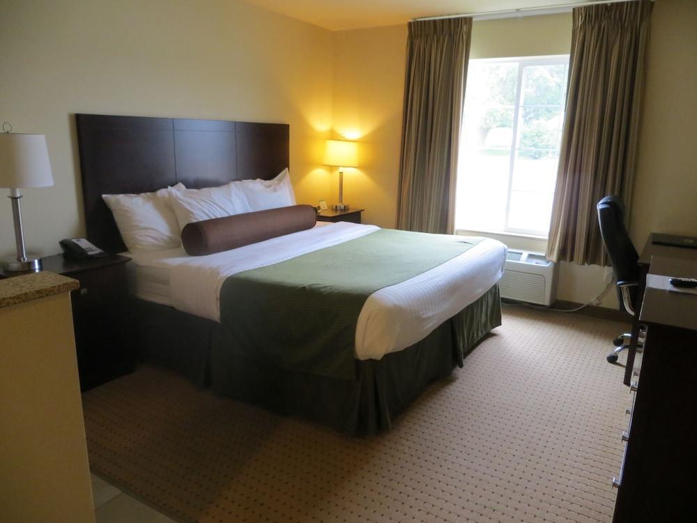 Cobblestone Inn & Suites - Brillion