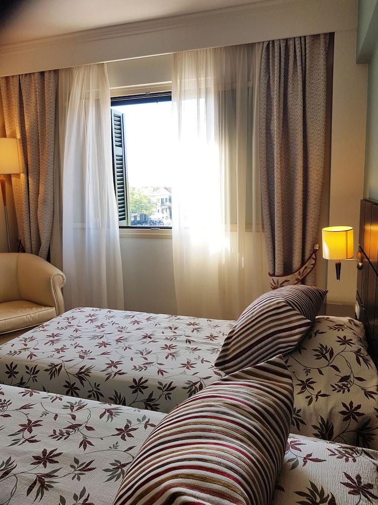 Ionian Plaza Hotel & Spa