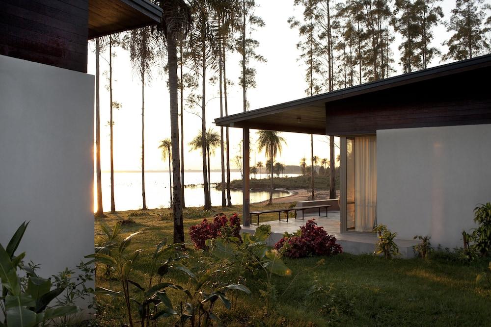 Puerto Valle Hotel de Esteros