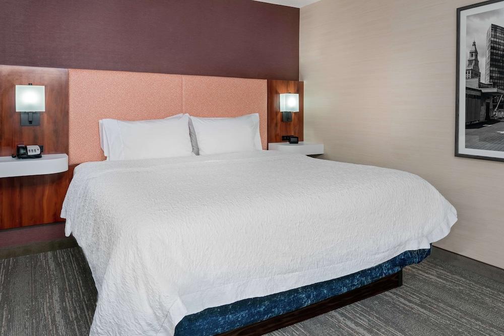 Hampton Inn Springfield South Enfield