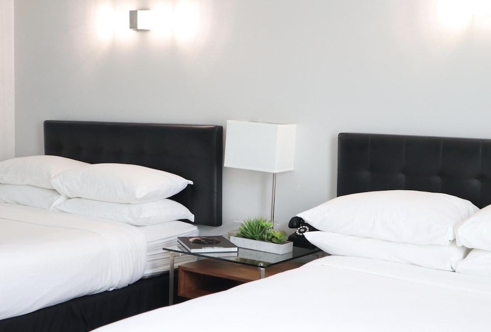 Park Plaza Lodge Hotel