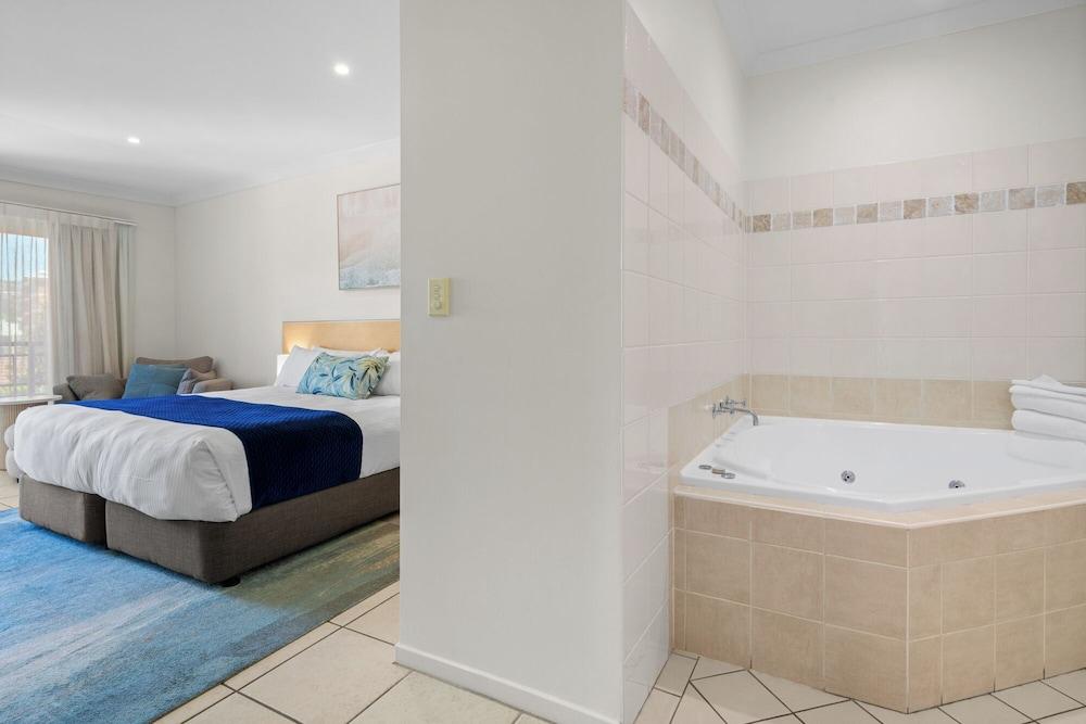 Terrigal Sails Serviced Apartments