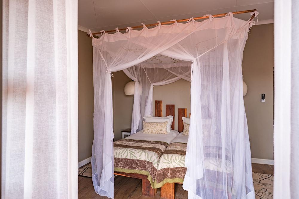 Kalahari Anib Lodge