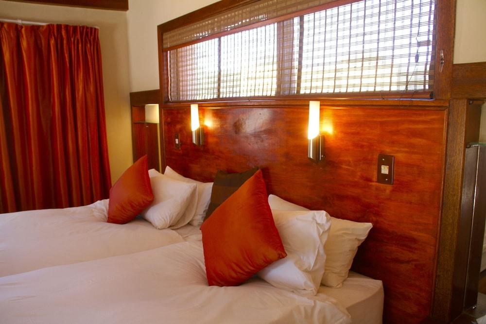 Zebra Kalahari Lodge