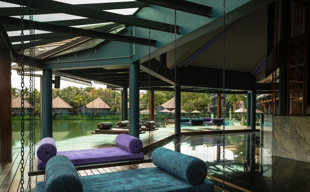 Peace Laguna Resort & Spa