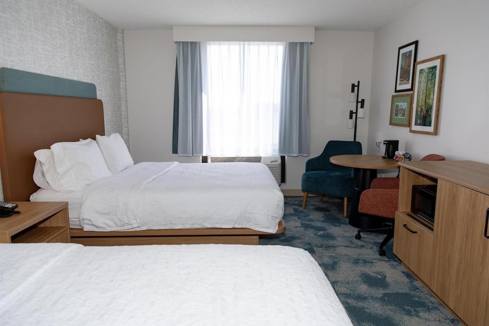 Hampton Inn & Suites Jennings