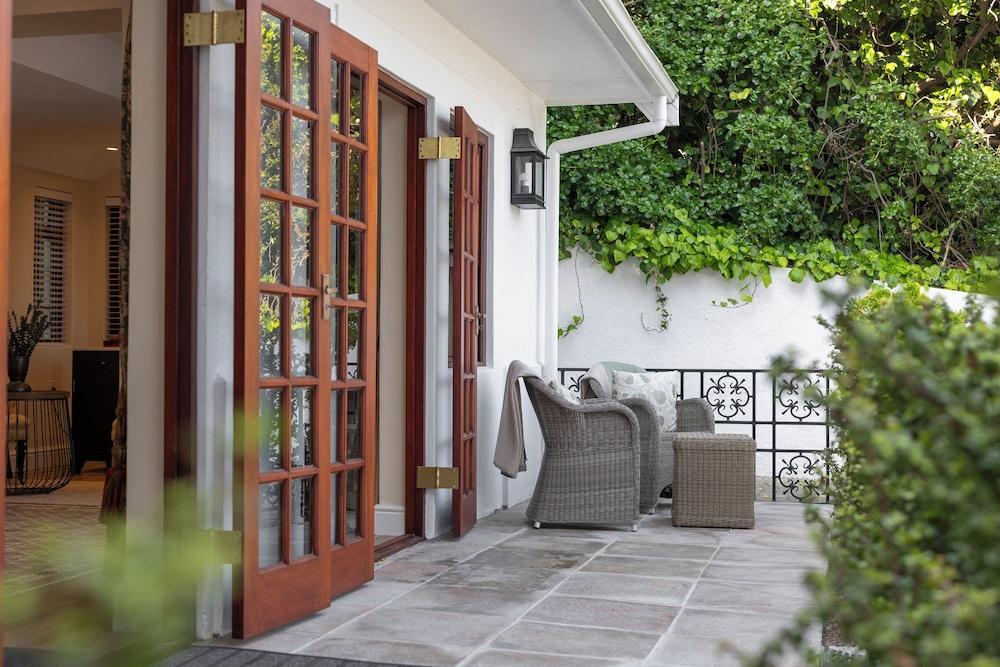 St James Guesthouses