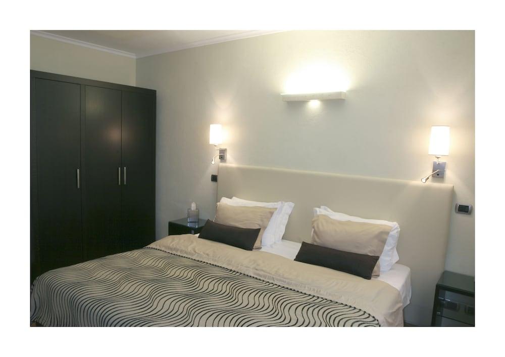 Daphne Luxury Suites