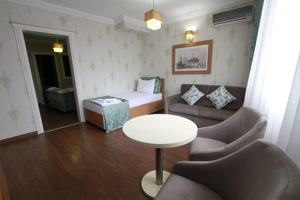 Agora Boutique Hotel & Bistro