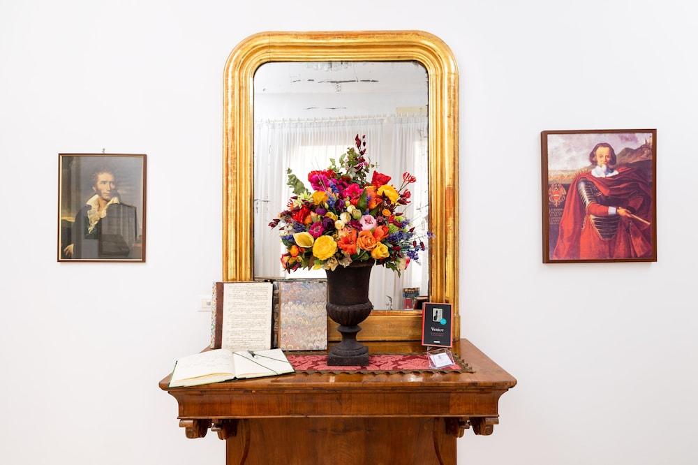 Ca' Foscolo Residence