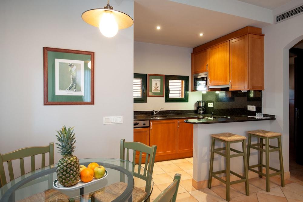 Torremirona Aparthotel Vila Birdie