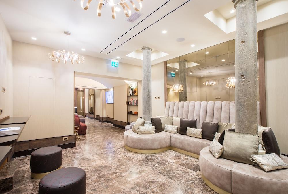 Solo Experience Hotel