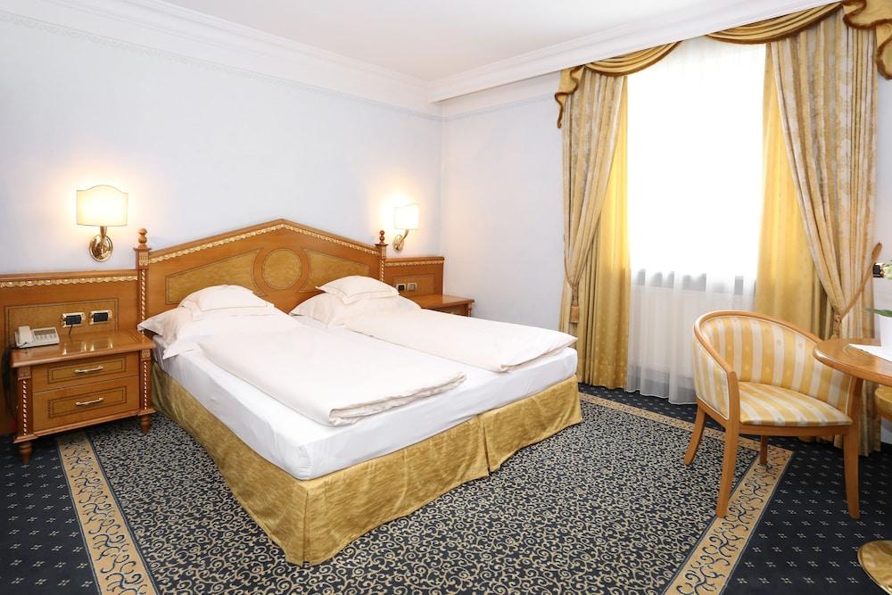 Cityhotel Goldener Adler B&B