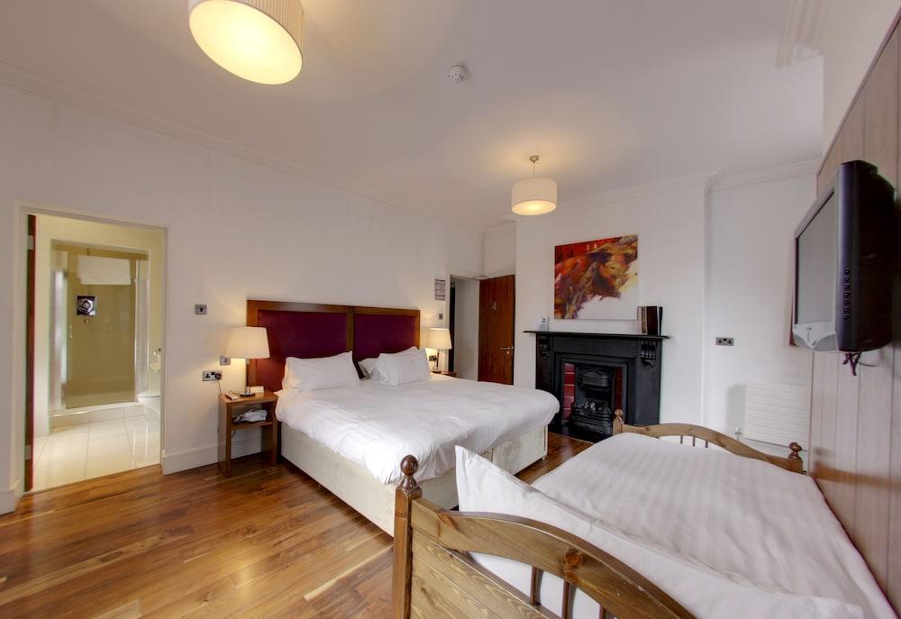 The Lombard Pub & Townhouse