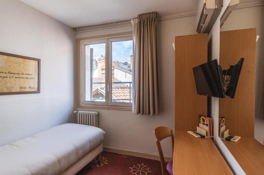 Ours Blanc - Place Victor Hugo