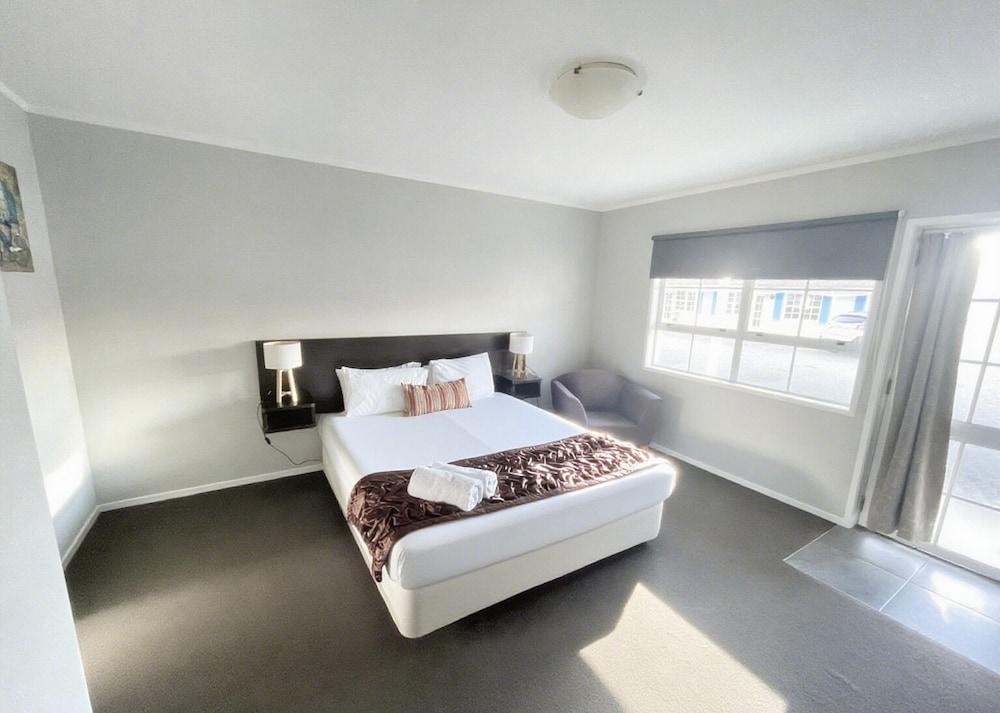 Boundary Court Motor Inn