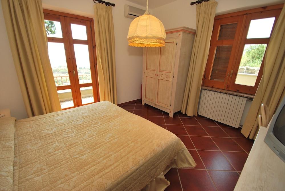 Punta Chiarito Resort