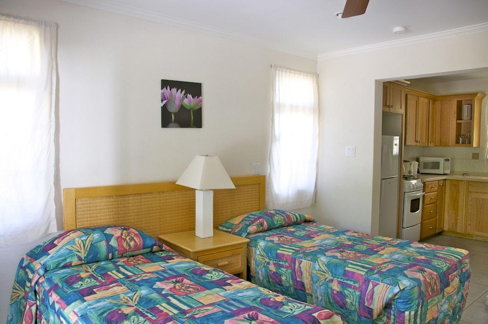 Adulo Apartments
