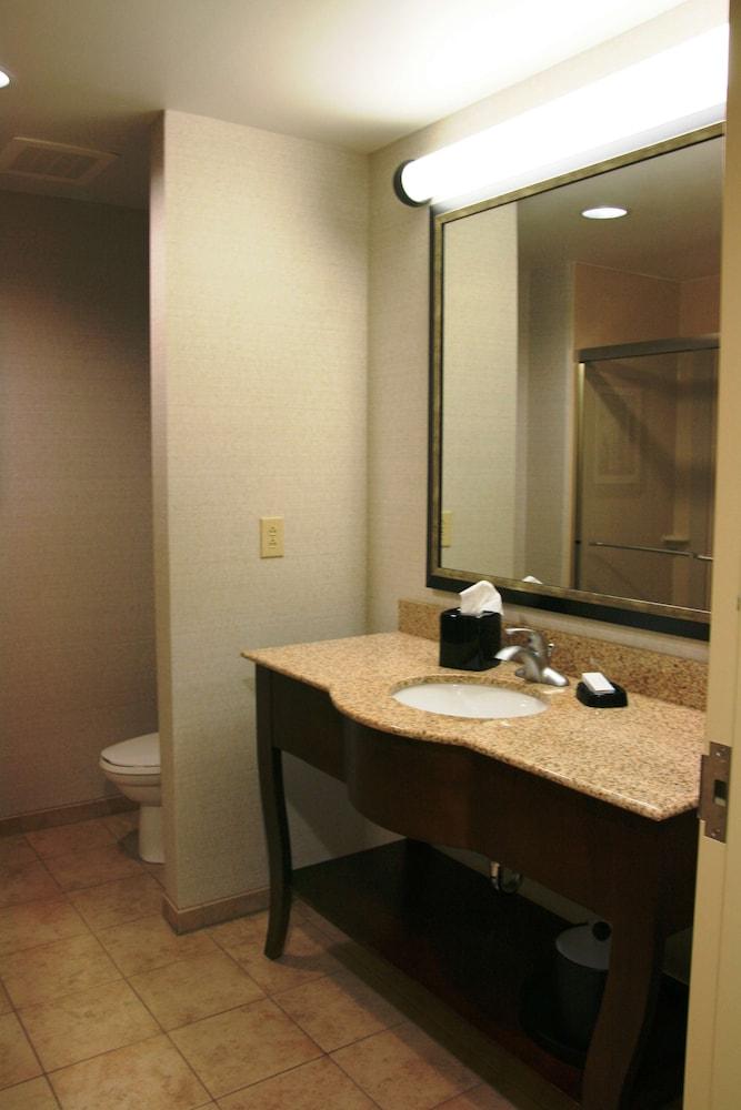Hampton Inn & Suites West Point