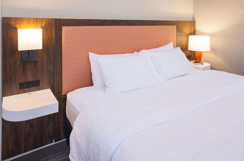 Hampton Inn Fairmont