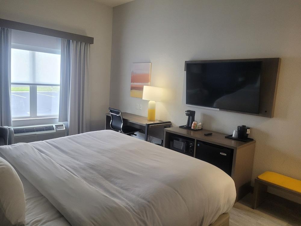 Comfort Inn & Suites Dothan Northside Plaza