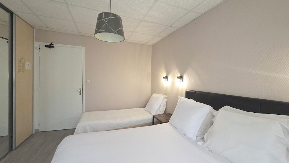 HOTEL RESTAURANT MAS LE CHATELET