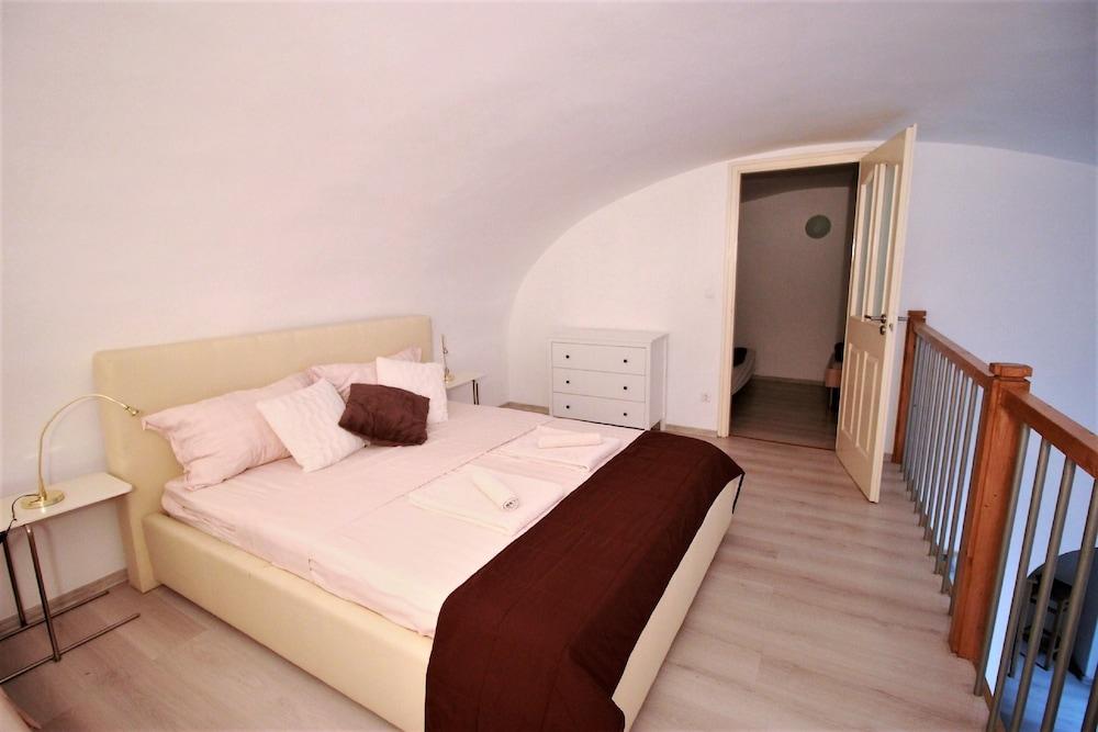 Budapest Easy Flats - Jokai Apartments