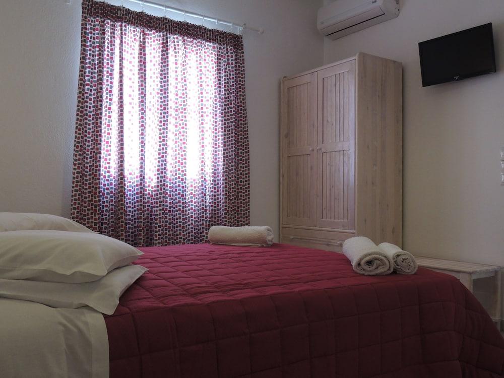 Anemos Studios & Apartments