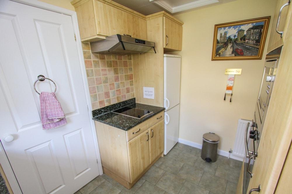 London Road Guest Accommodation