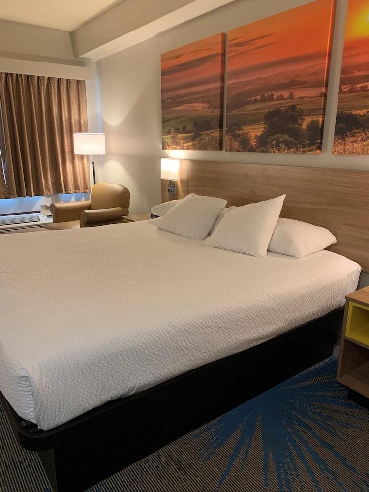 Days Inn by Wyndham Carroll