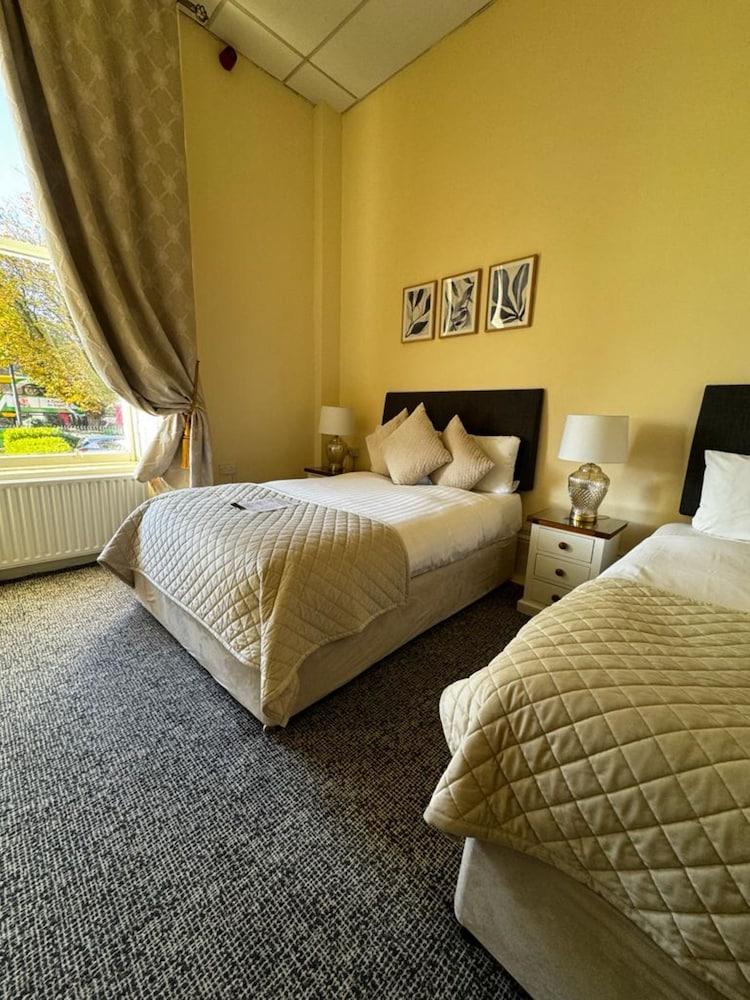 Morehampton Townhouse