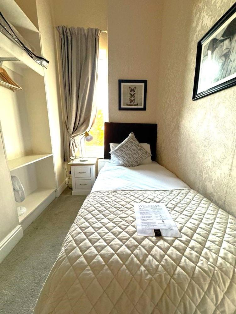 Morehampton Townhouse