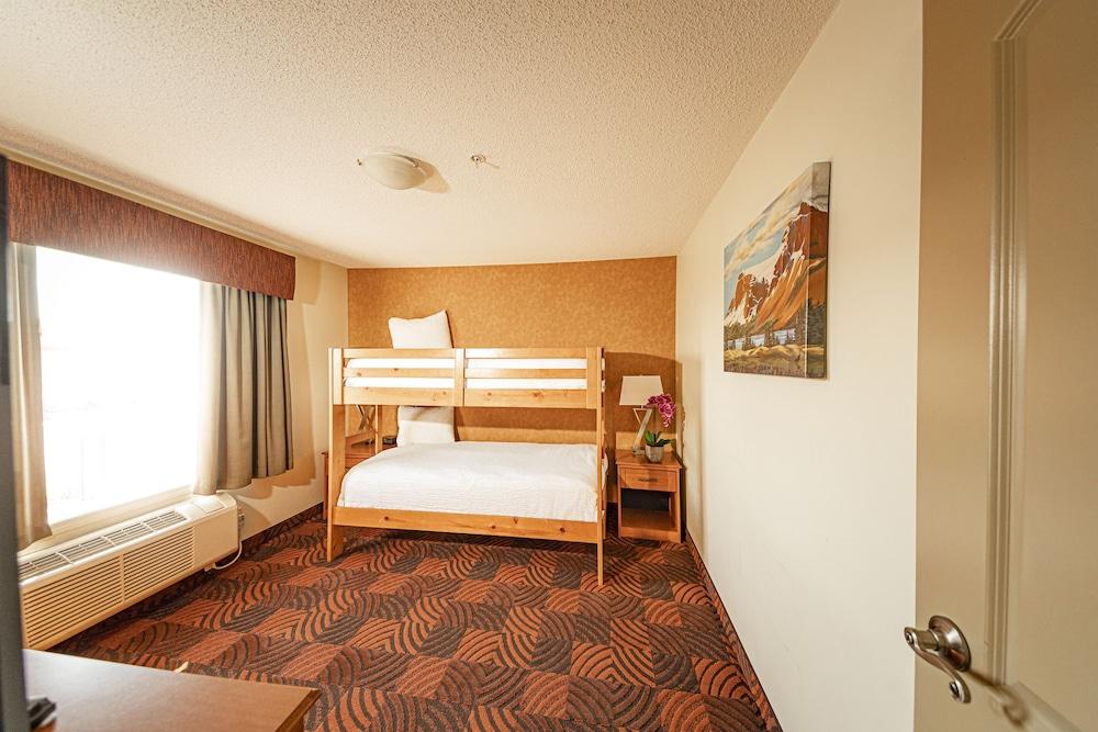 Service Plus Inns and Suites Calgary