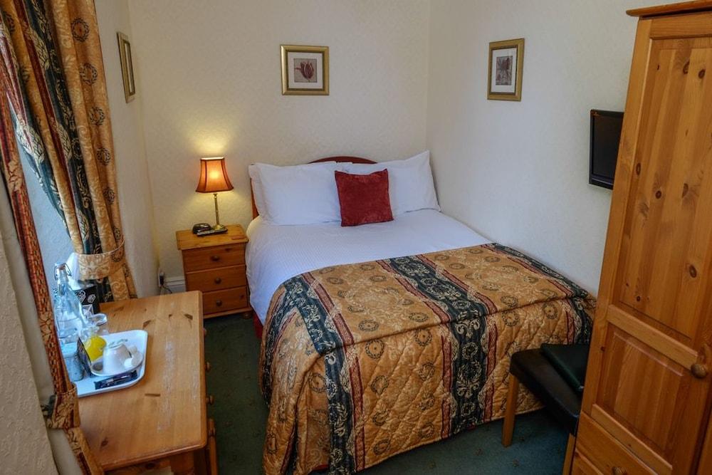 The Willowsmere - Adults Only