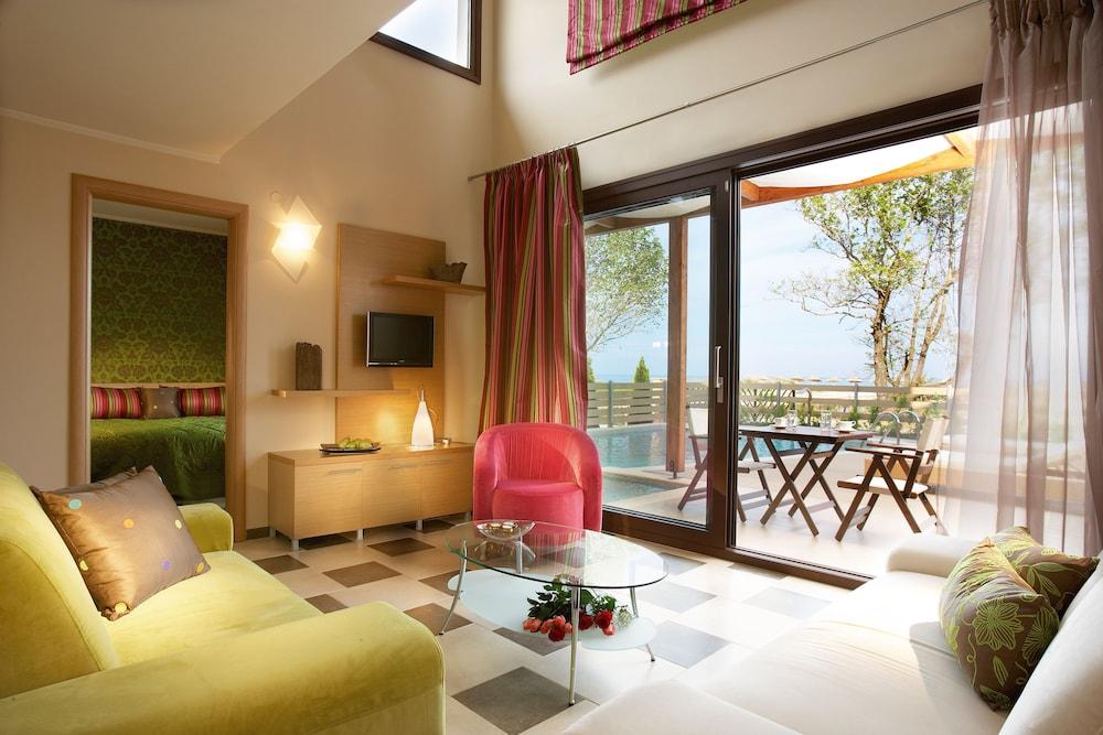 Alexandra Golden Boutique Hotel