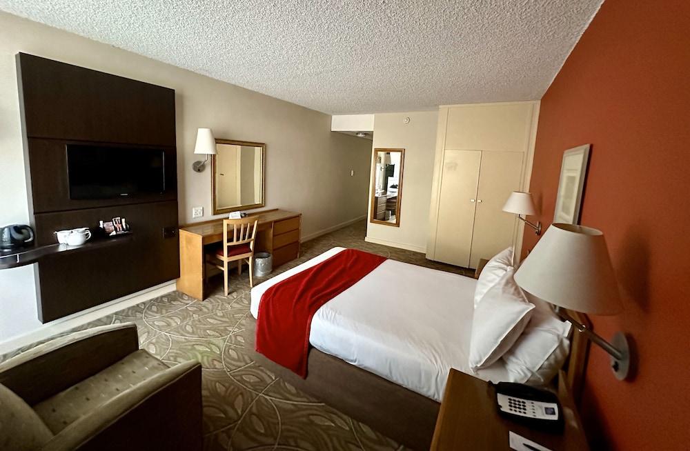 Garden Court Nelson Mandela Boulevard