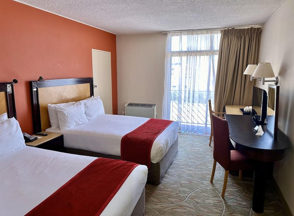 Garden Court Nelson Mandela Boulevard