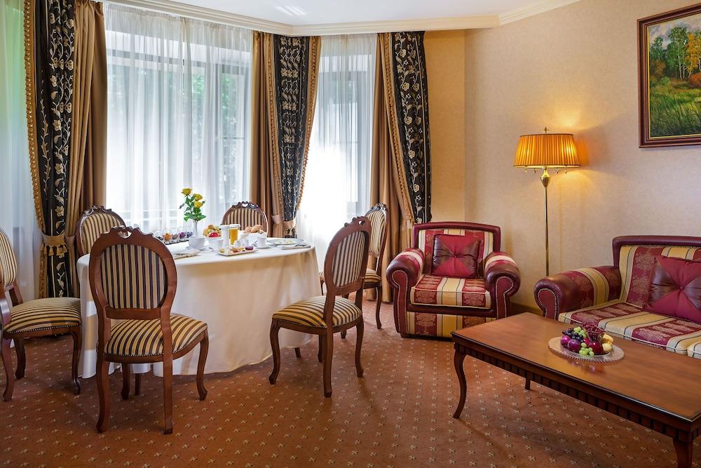 Volynskoye Congress Park