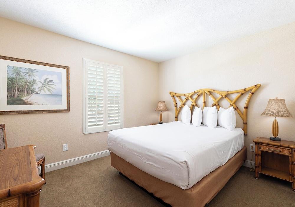 Villas At Regal Palms