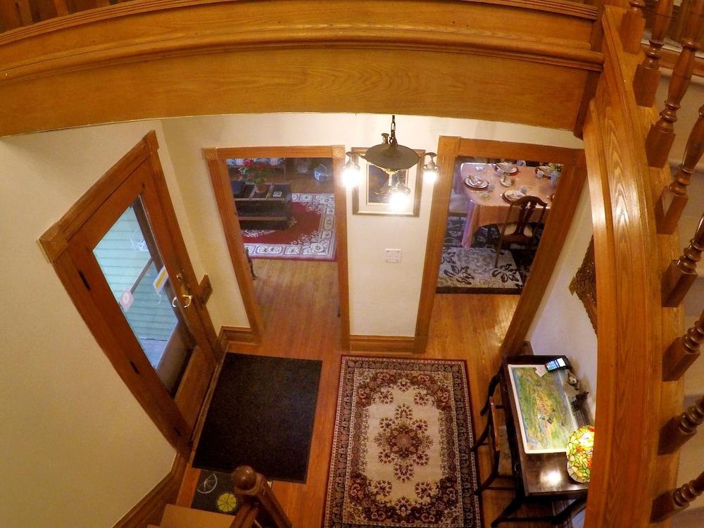 Niagara Inn Bed & Breakfast