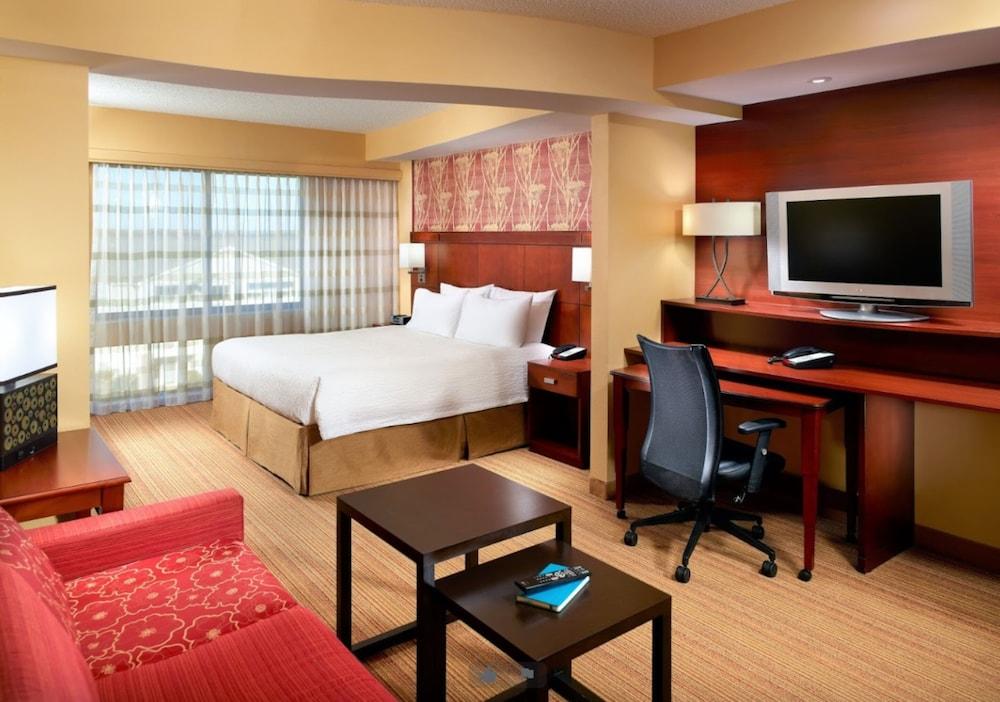 Courtyard by Marriott Clarksville