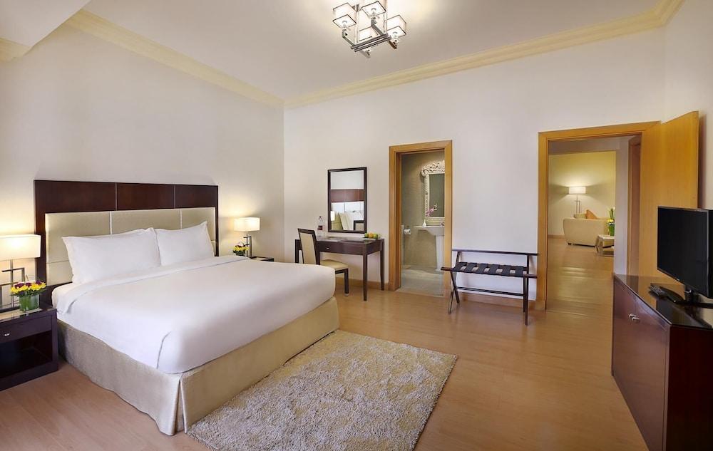 Al Safir Hotel & Tower