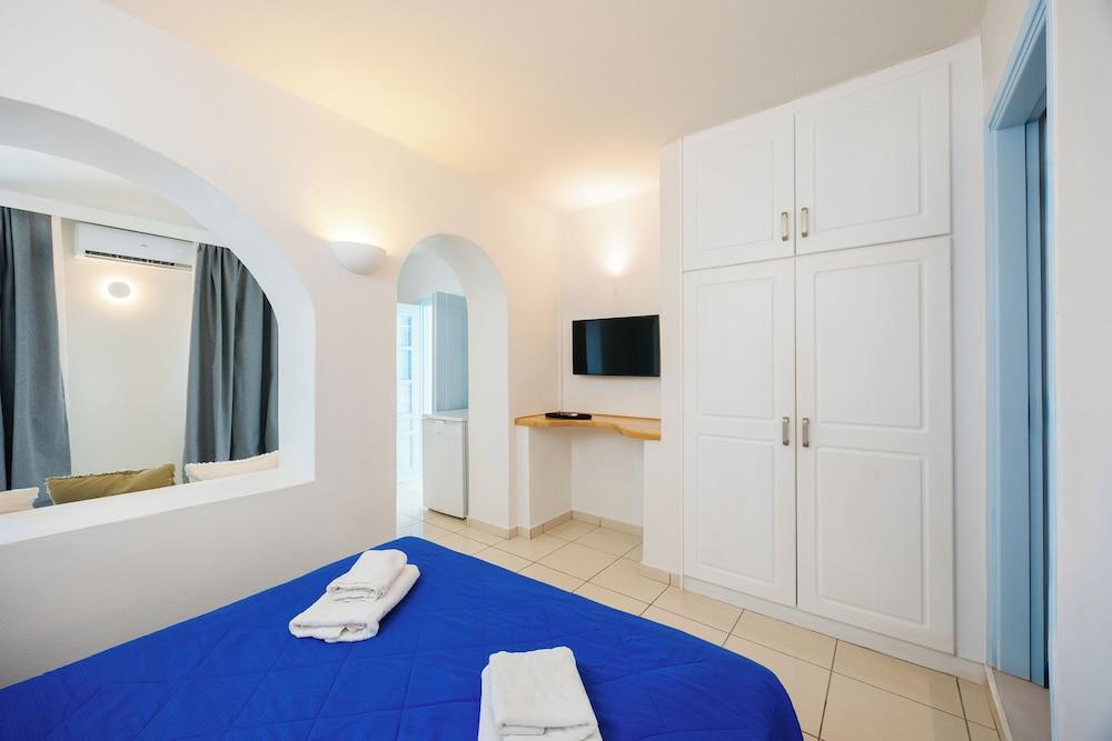 Kastro Suites