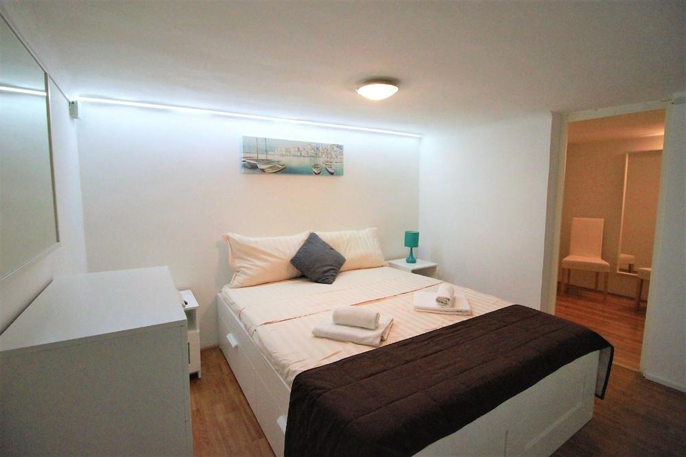 Budapest Easy Flats - Opera Apartments