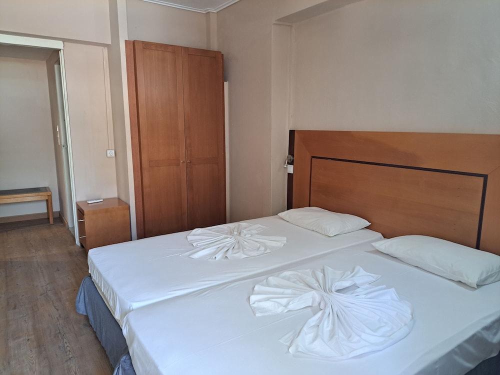 Bristol Hotel & Apartments