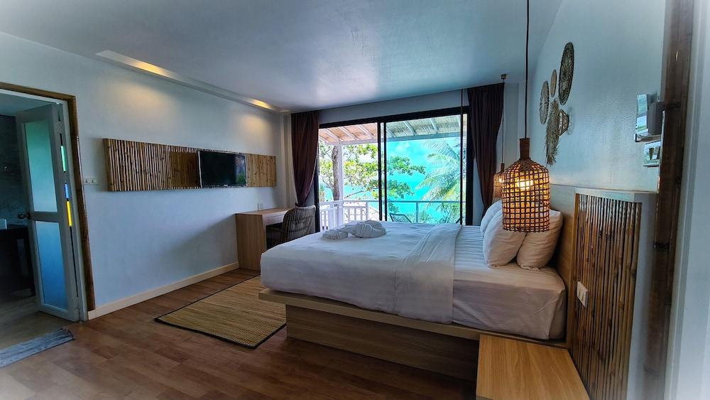 Moonlight Bay Resort